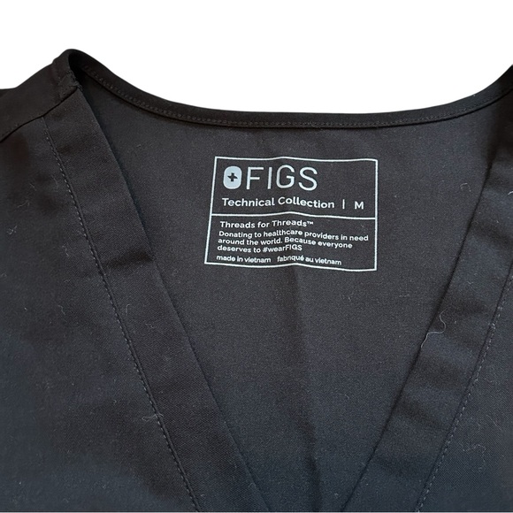 FIGS Technical Collection Women’s Black Scrub Set Top & Pants Size Medium - Picture 2 of 5